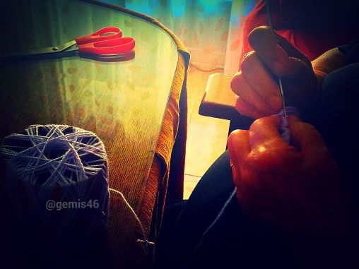 Tus manos haciendo Crochet