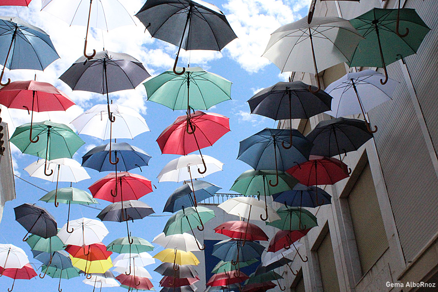Lluvia de paraguas i