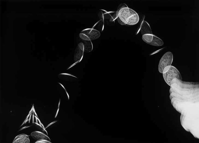 Lanzamiento de moneda. Foto extraída de internet. 