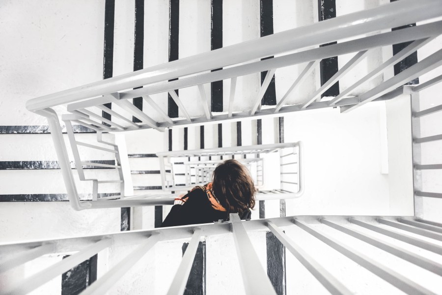 Stairway. Foto: Unsplash. CC0 Public Domain.
