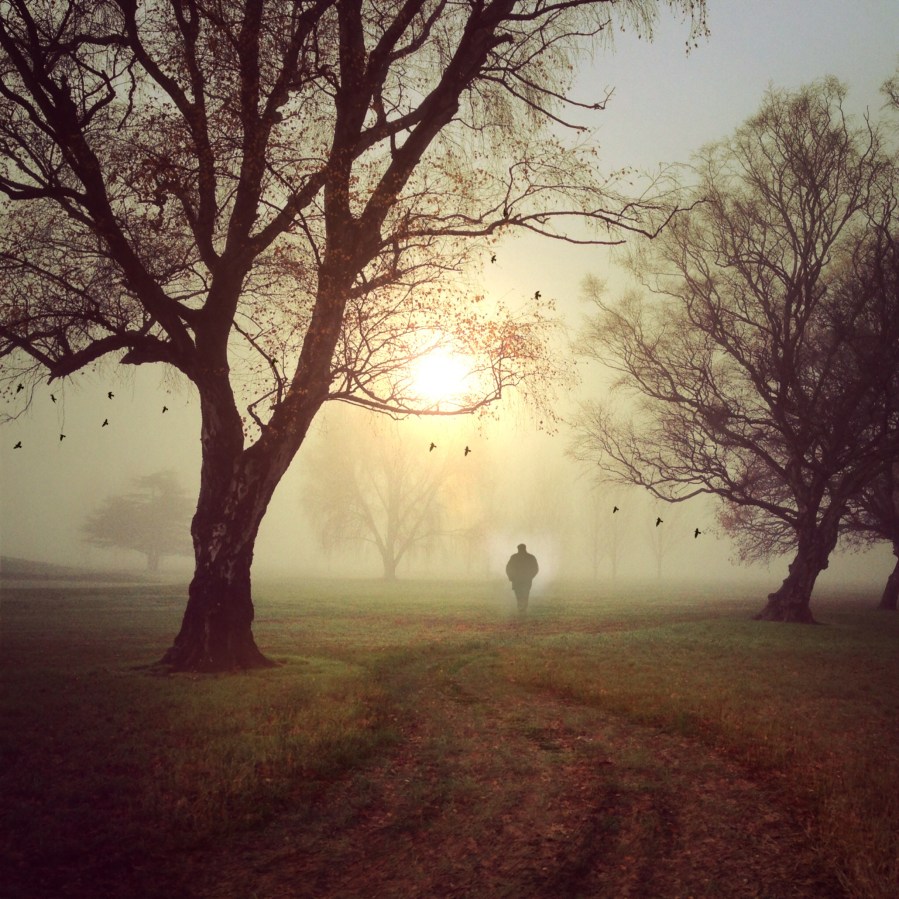 Walk. Foto: Mystic Art Design. CC0 Public Domain.